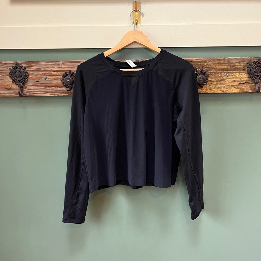 Lululemon Blackâ Long Sleeve Mesh Panel Athletic Crop Top Size 8 Raglan Sleeve